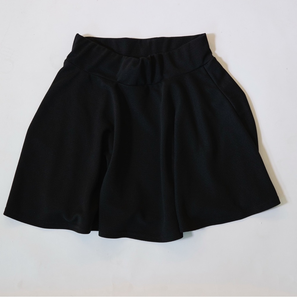 Chic Black Skater Skirt